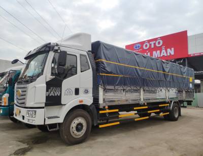 Xe tải faw 8 tấn thùng dài 9m7 chở mút xốp 
