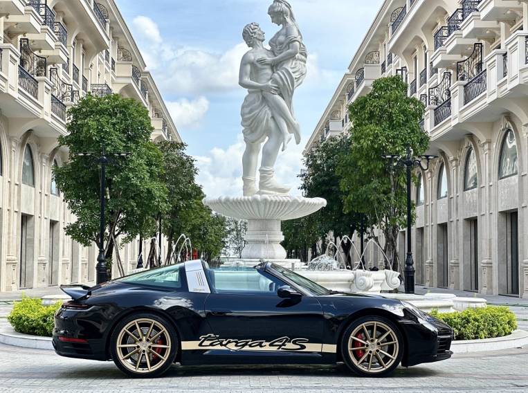 Porsche 911 Targa 4S sản xuất 2021, xe nguyên bản 100%, BH hãng tới 2025. 3