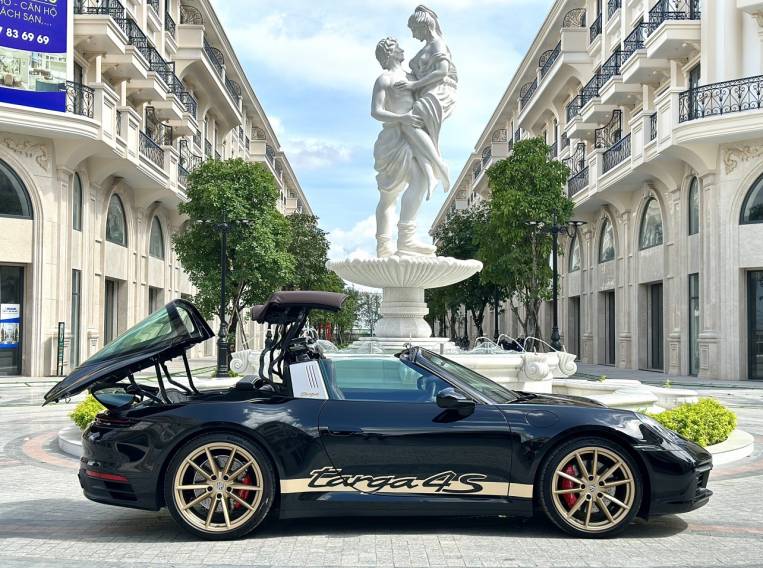Porsche 911 Targa 4S sản xuất 2021, xe nguyên bản 100%, BH hãng tới 2025. 8