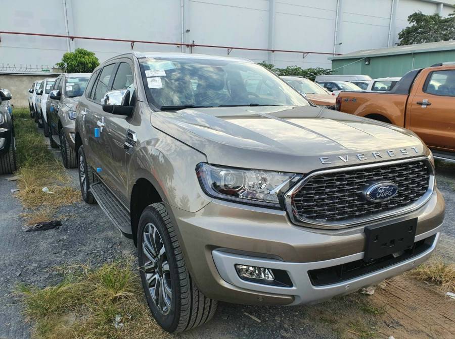 B n  t  mi Ford  Everest  new 2022  Gim tin mt l n n 