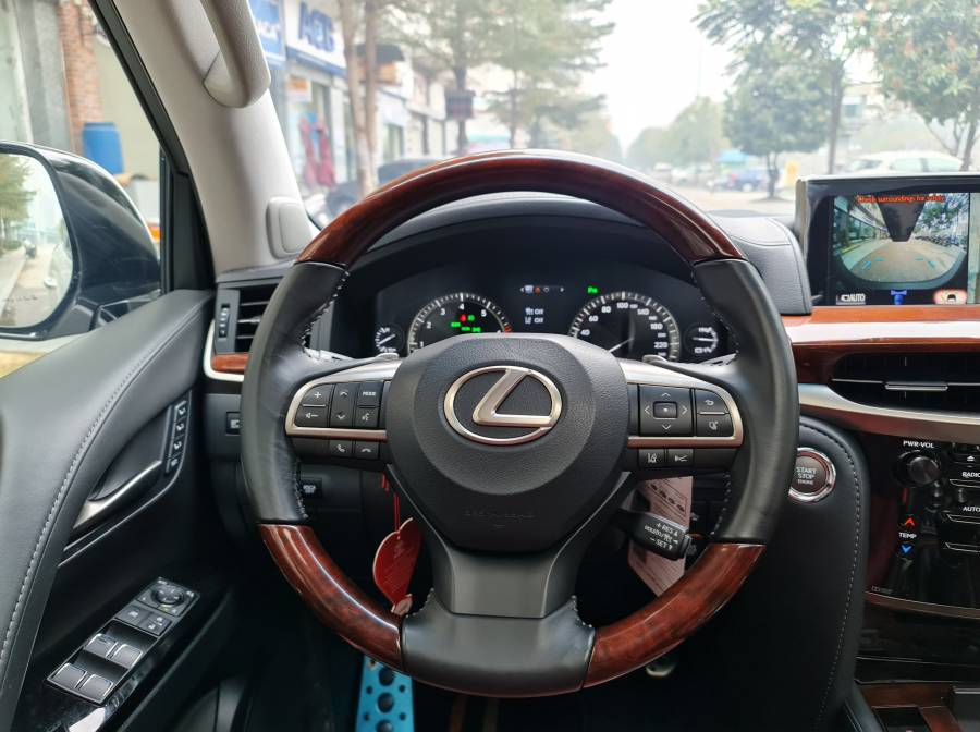 Lexus Lx570s modle 2019 - biển thành phốố, 1 chủ từ  đầu - giá  tốt  - LH: 0935866636 11
