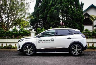 Peugeot 3008 Báº£ng Gia Xe Va Thong Tin Khuyáº¿n Mai Má»›i Nháº¥t