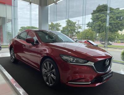 Mazda 6 2.0 premium 2020 mới - gói quà ưu đãi tiền mặt và phụ kiện chính hãng chỉ có trong tháng
