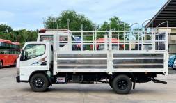 Xe tải mitsubishi / fuso canter 4.99 thùng bạt 1995kg / 4.45 mét vào tp
