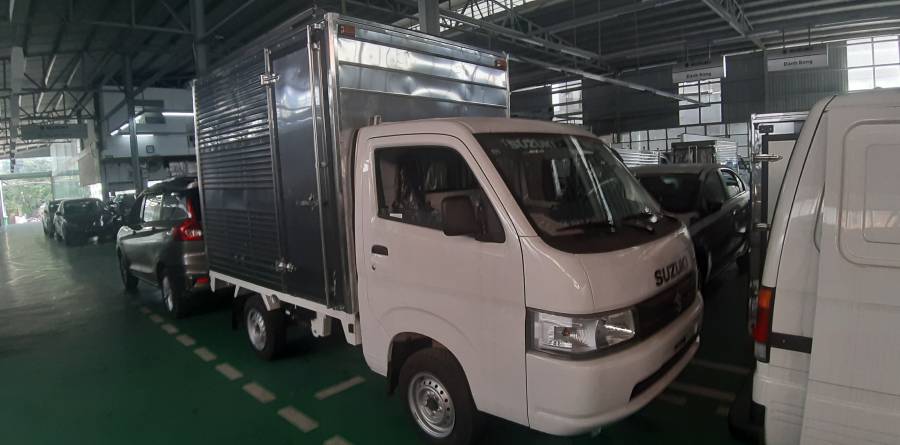 Suzuki pro thùng kín nhập khẩu mẫu mới nhất 2020 giá hạt dẻ hổ trợ bank 100% 3