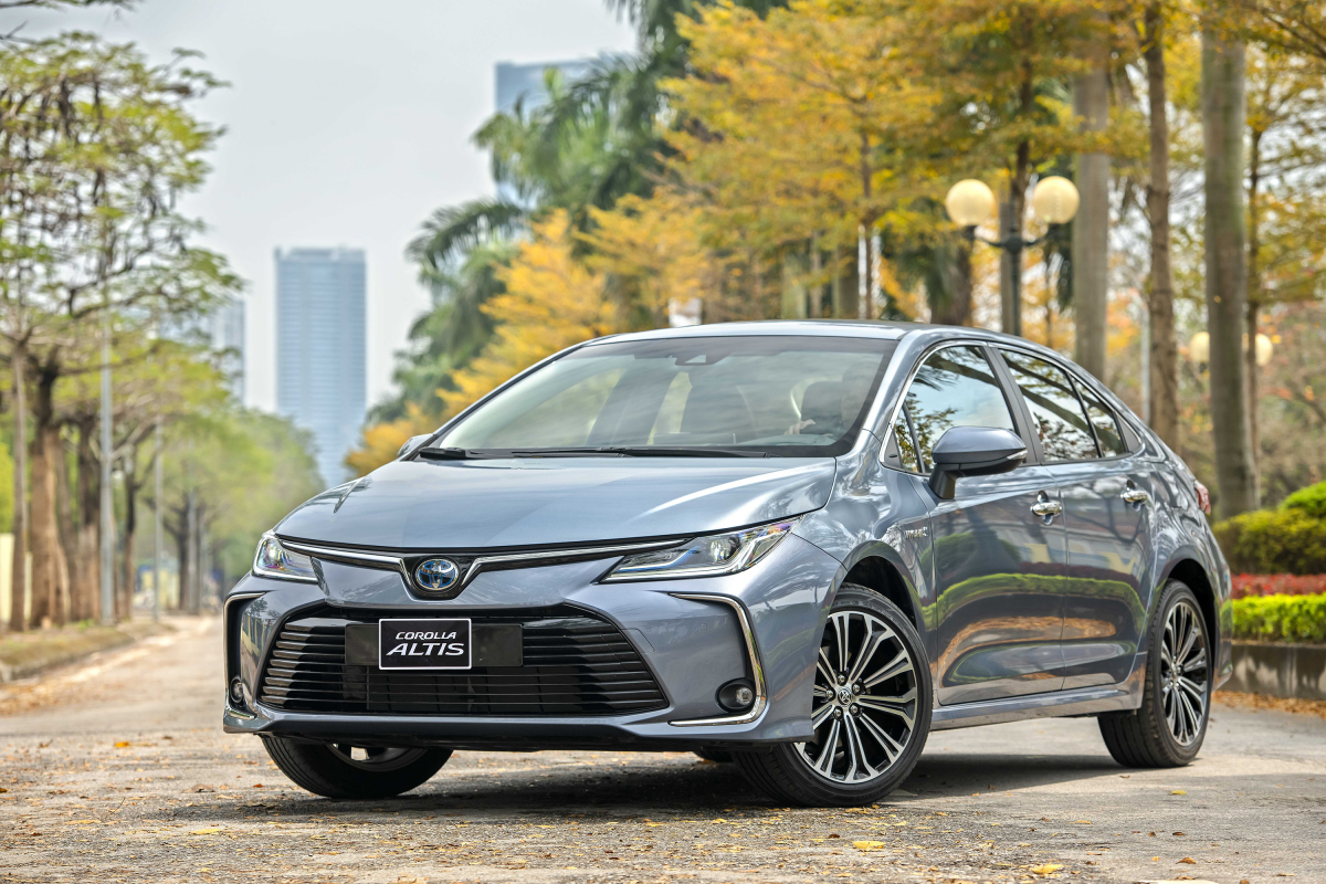 Toyota Corolla Altis 2021 giá lăn bánh 22023 TSKT đánh giá chi tiết