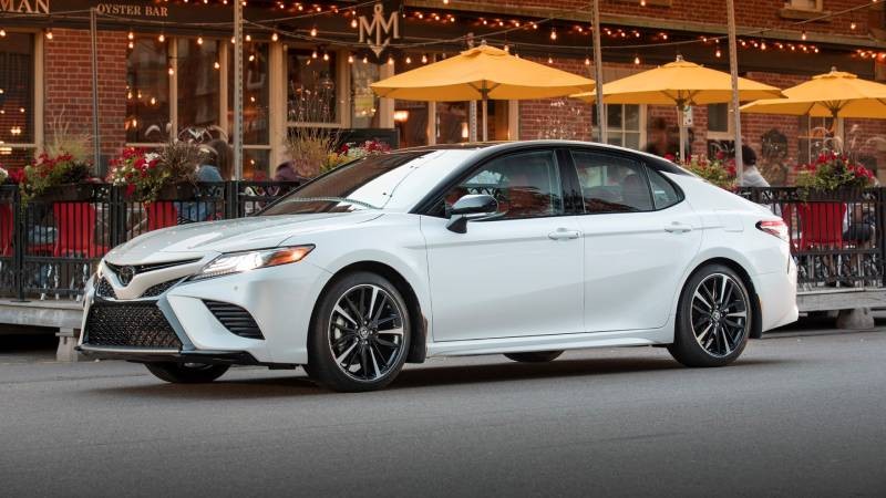xe oto toyota camry 2019