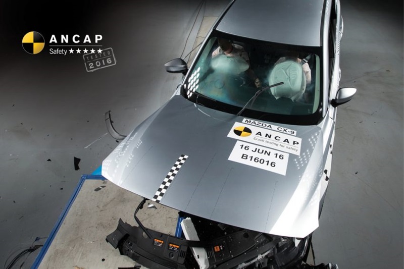 Xe an toàn 5 sao Mazda CX-9 có giá khoảng 705 triệu đồng