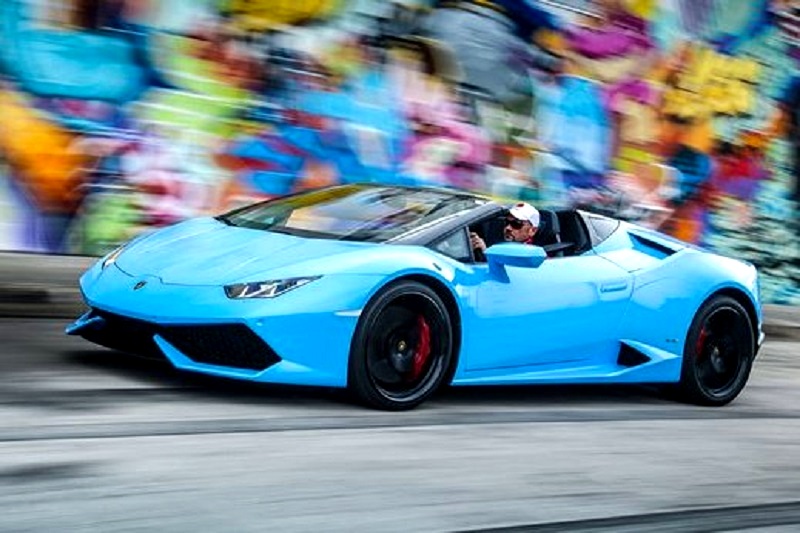 Huracan đắt khách, Lamborghini lập kỉ lục bán hàng mới