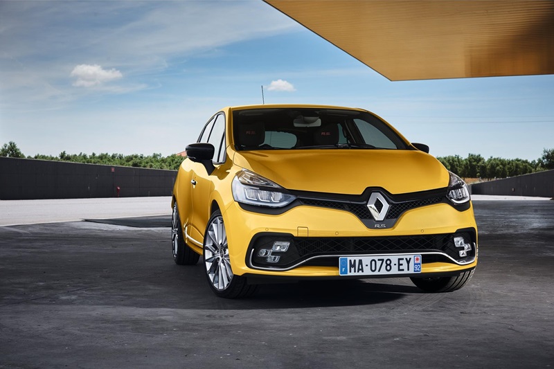 Xe Renault đắt hàng trong 6 tháng đầu năm 2016