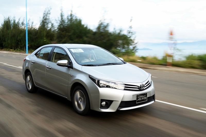 Khuyến mại hấp dẫn cho khách hàng mua Toyota Vios, Corolla Altis - 1