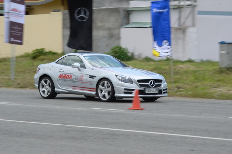 Hôm nay, học viện lái xe an toàn Mercedes-Benz khai màn tại trường đua HappyLand - 3