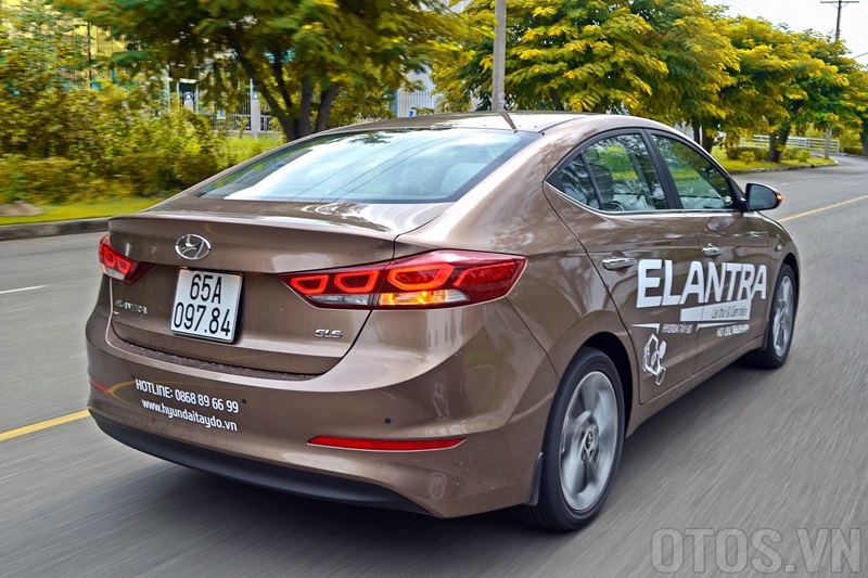 Trải nghiệm Hyundai Elantra 2016: Sedan lịch lãm, thể thao