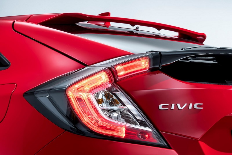 Sau thị trường Bắc Mỹ, Honda Civic Hatchback 2017 tiếp tục chu du đến châu Âu