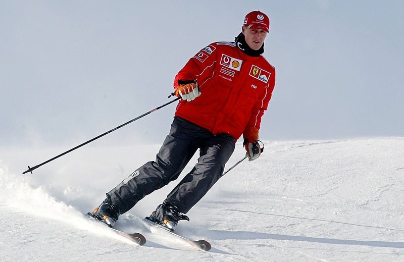 Nhà cựu vô địch F1 - Michael Schumacher vẫn chưa thể tự đi lại