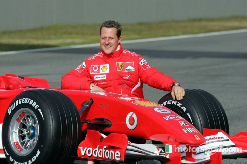 Nhà cựu vô địch F1 - Michael Schumacher vẫn chưa thể tự đi lại