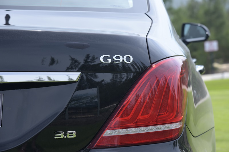Genesis G90 - 4