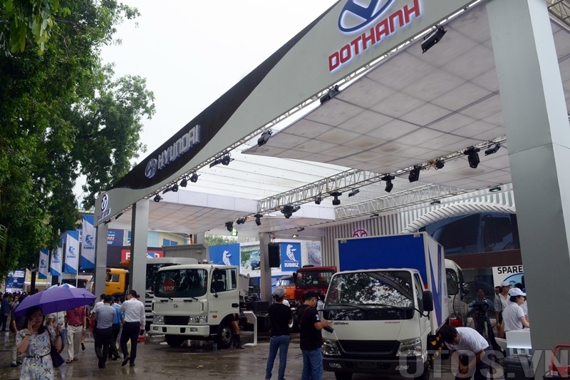 Xe tải  Việt xuất hiện ấn tượng tại Triển lãm Ô tô Việt Nam 2016
