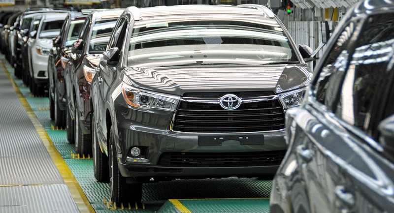 Toyota triệu hồi Highlander vì lỗi đèn cảnh báo dầu thắng