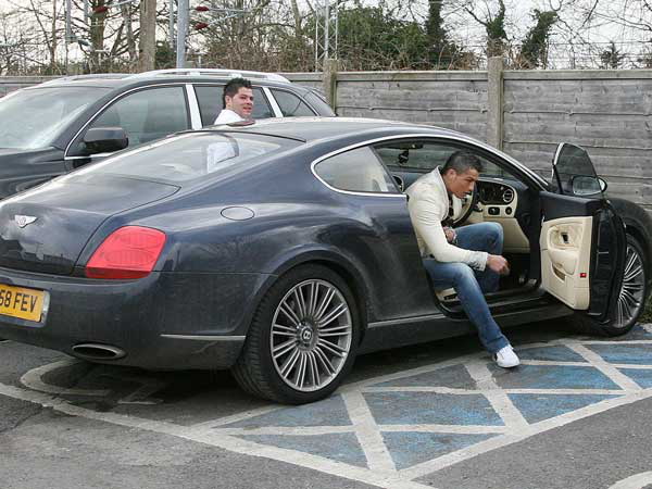 Bentley Continental GT Speed của Cristiano Ronaldo được rao bán với giá 1,7 tỉ đồng - 3