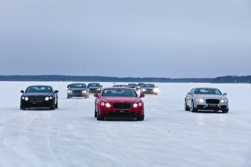 Cơ hội lái xe Bentley trên băng tuyết cho khách hàng Việt