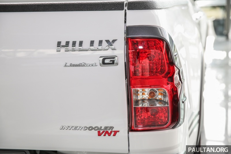 Cận cảnh mẫu bán tải Toyota Hilux 2.4G bản đặc biệt, giá từ 643 triệu đồng 
