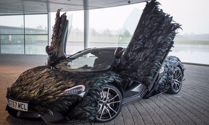 “Chết mê” với siêu xe McLaren 570GT phủ lông chim