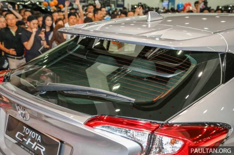 Toyota C-HR ra mắt