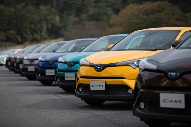 Vừa mới ra mắt, Toyota C-HR đã dẫn đầu doanh số tại Nhật Bản