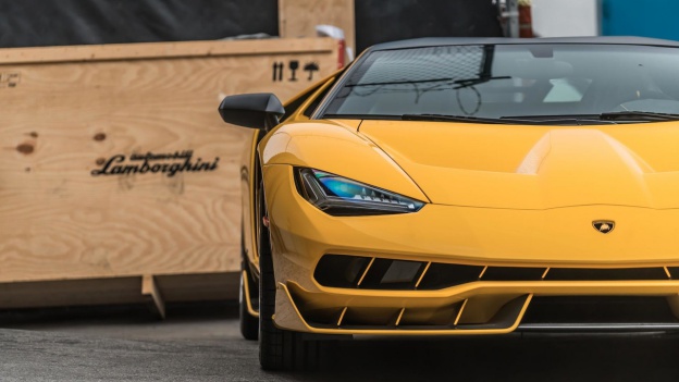 Đập công Lamborghini Centenario “hàng hiếm” tại Mỹ