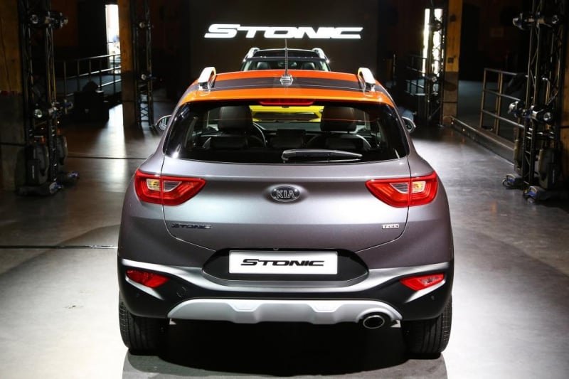 Kia Stonic - Đối thủ đáng gờm của Ford Ecosport và Hyundai Kona chính thức trình làng