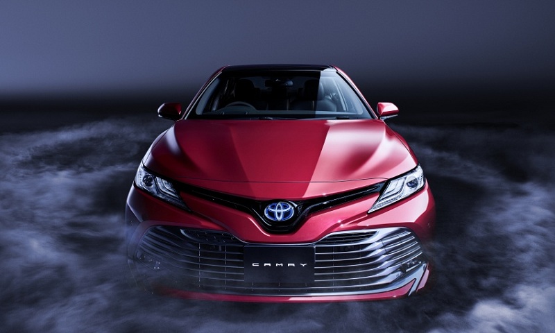 Toyota Camry 2018 ra mắt tại quê nhà