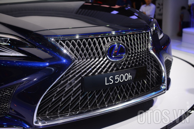 Khám phá siêu phẩm Lexus LS 500h tại Việt Nam