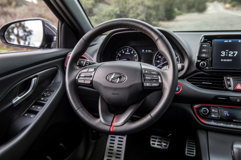  Hyundai Elantra GT 2018 chốt giá khoảng 441 triệu đồng tại Mỹ