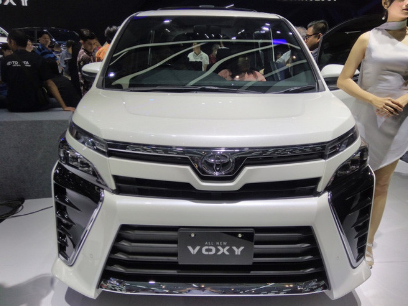 Toyota Voxy 2017 - đàn anh của Innova chính thức ra mắt Đông Nam Á