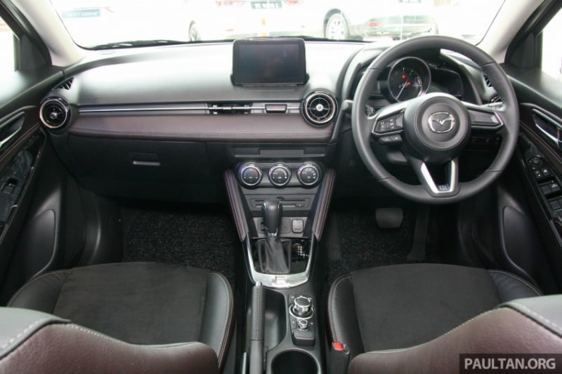 Mazda 2 2017 thêm tính năng G-Vectoring Control, giá từ 464 triệu đồng tại Malaysia