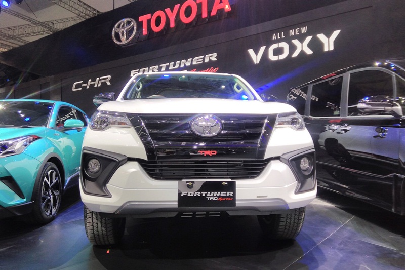 Toyota Fortuner TRD Sportivo bán ra vào cuối tháng 9/2017