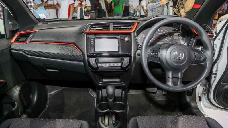 nội thất Honda Brio 2018