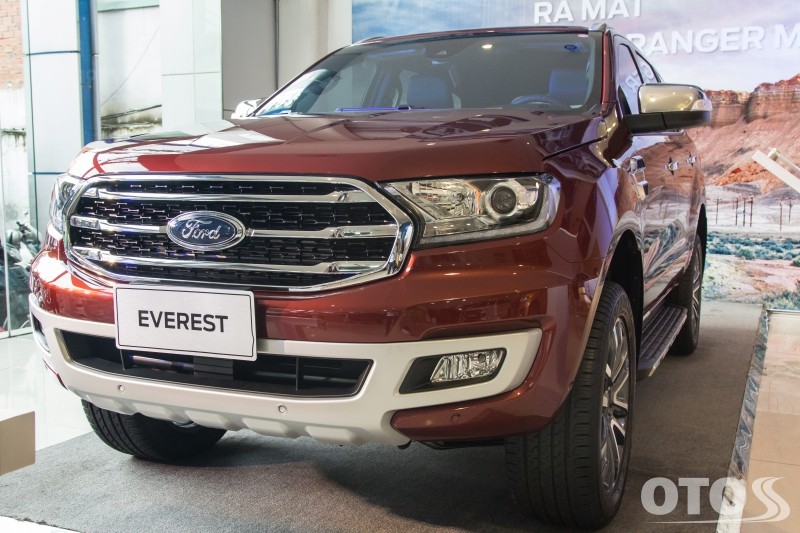 xe Ford Everest 2018