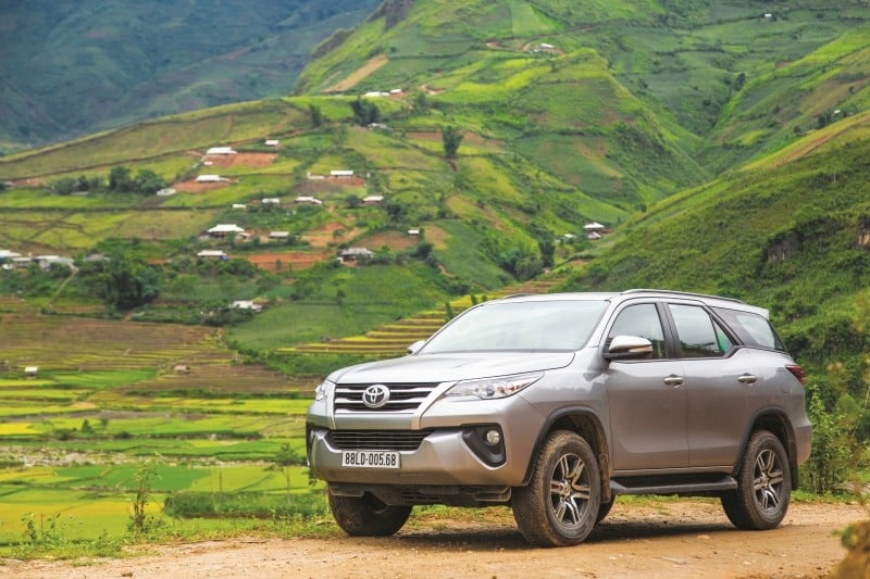 xe Toyota Fortuner