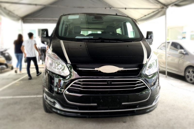 đầu xe Ford Tourneo 2019