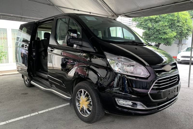 xe Ford Tourneo 2019 ra mắt