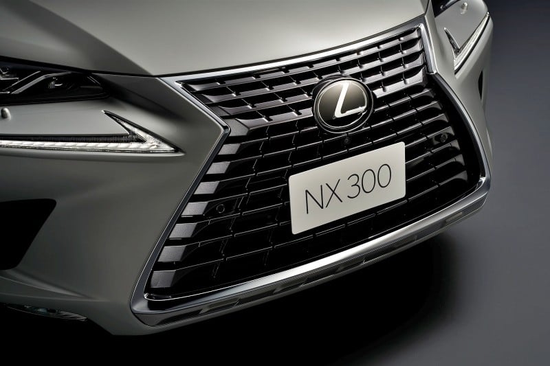 lưới tản nhiệt Lexus NX 300 2020