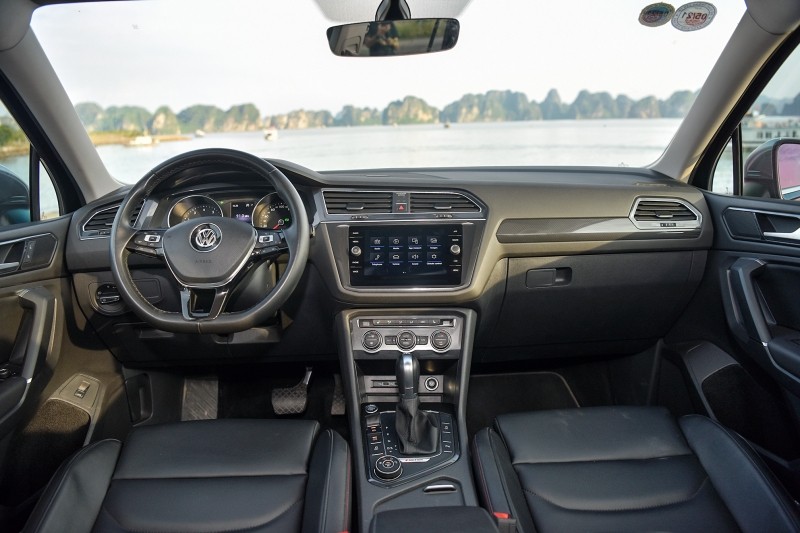 Bảng táp lô Volkswagen Tiguan Allspace tiêu chuẩn