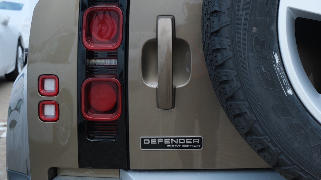 Land Rover Defender 110 