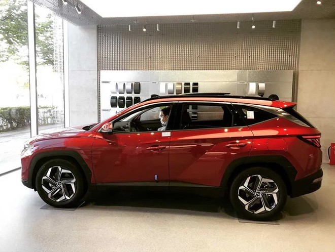 Hyundai Tucson 2021 khoe dáng trước khi xuất trận