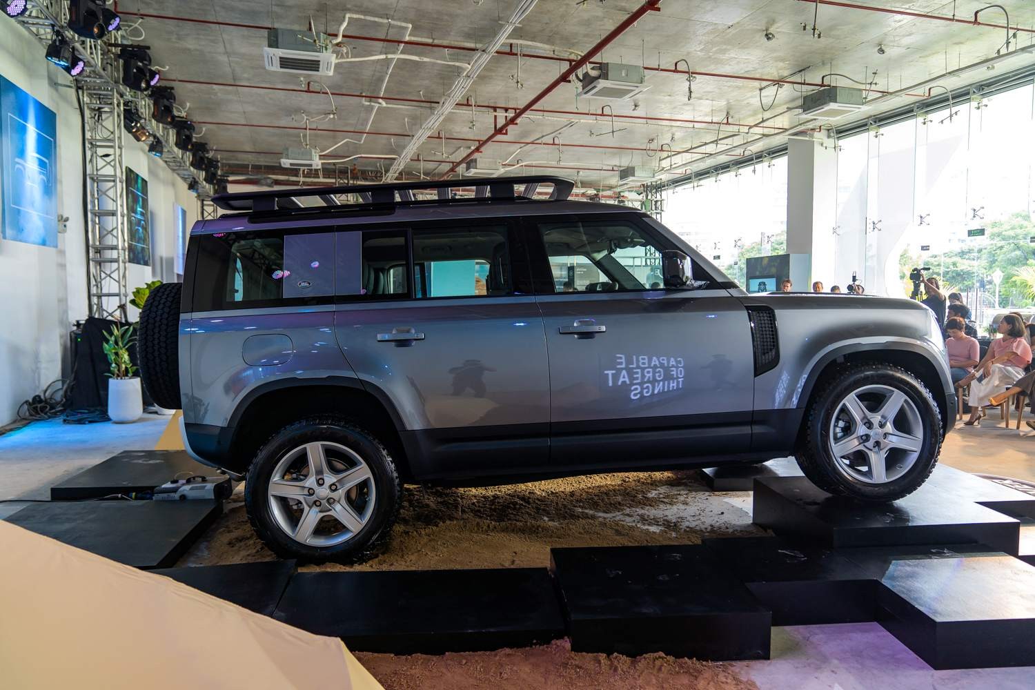 Land Rover Defend 2020