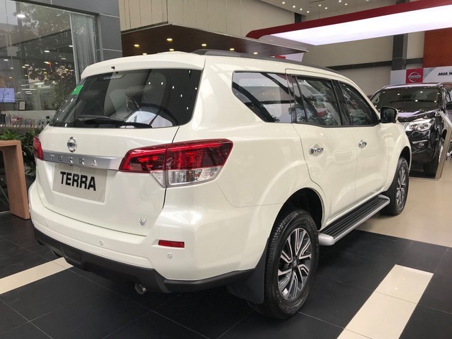 Giá bán Nissan Terra giảm chạm đáy tại Việt Nam