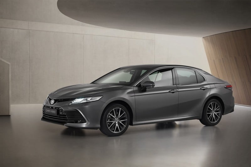 Khả năng vận hành của Toyota Camry Hybrid 2021