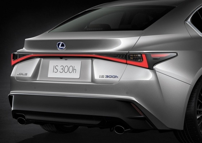 Lexus IS 300h 2021